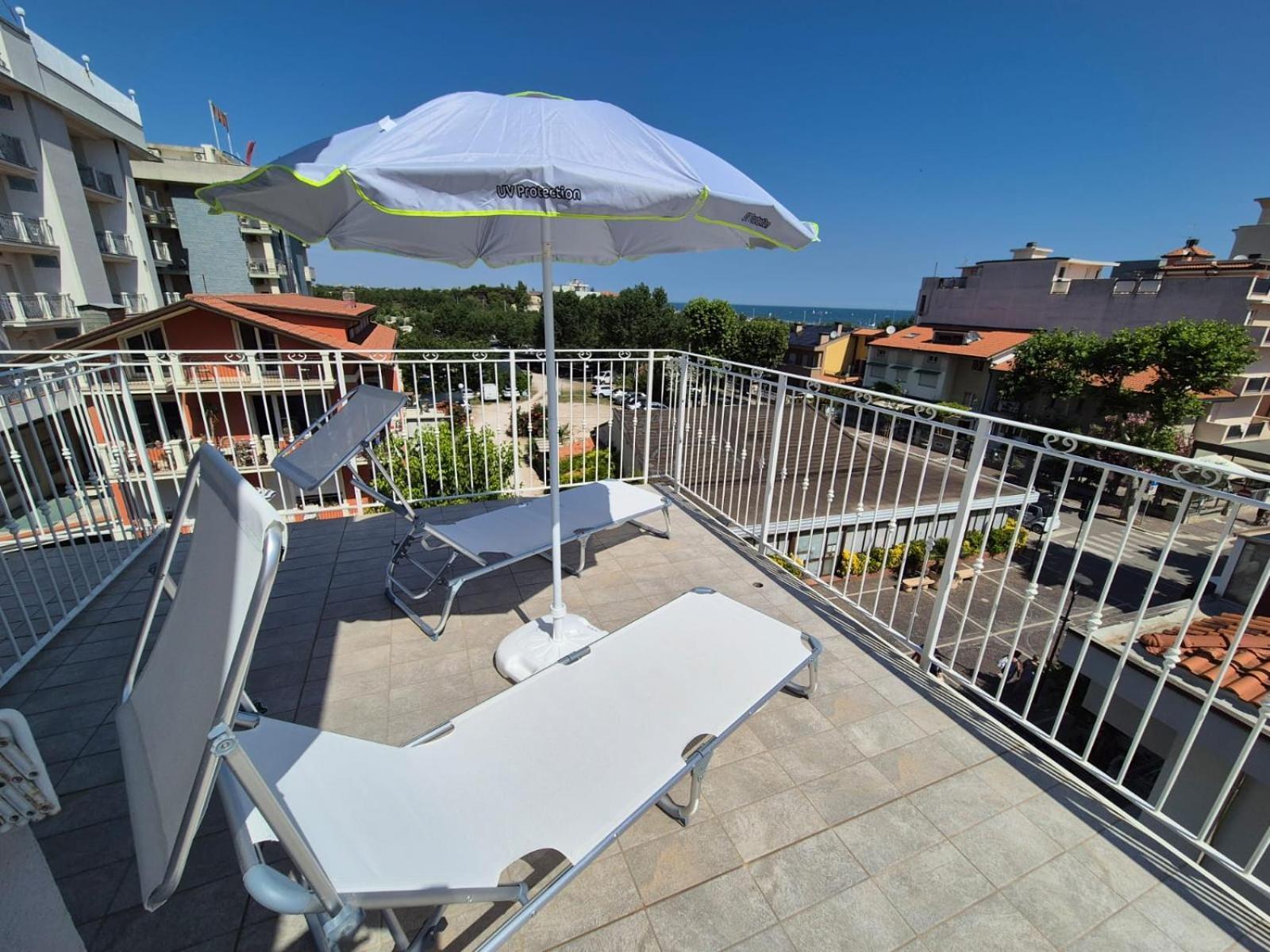 Hotel Rex Misano Adriatico Buitenkant foto